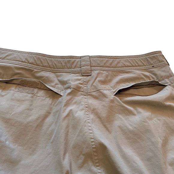 B.C. Clothing Expedition Tan Cargo Shorts-Size 38-5 Front Pockets-2 Back Pockets - Picture 6 of 13